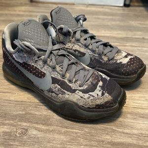 2015 Nike Kobe 10 "Pain" Tumbled Grey/Night Silver Basketball Shoes size 4.5y